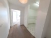 Selbst einziehen oder vermieten! Barrierefrei und zentrumsnah! Mit Stellplatz! - Flur_