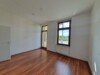 Zentrumsnah und praktisch geschnitten! Sofort verfügbar! - Schlafzimmer Blick Balkon