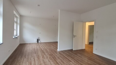 Frisch saniert, Erstbezug! 1 Monat kaltmietfrei!, 09337  Hohenstein-Ernstthal, Dachgeschosswohnung