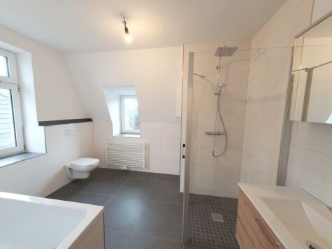 1 Monat Kaltmiete geschenkt! Frisch saniert!, 09337  Hohenstein-Ernstthal, Dachgeschosswohnung