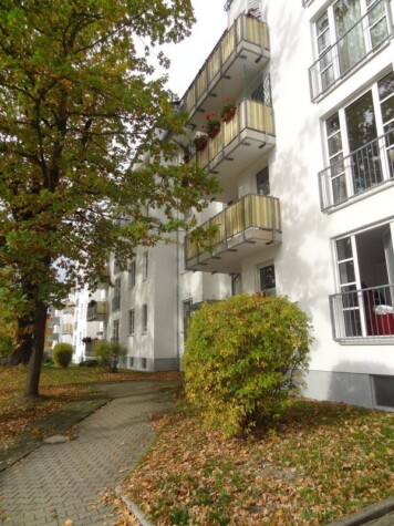 Sonnige Schloßberg-Wohnung mit EBK, Balkon, Lift und TG-Stellplatz…, 09113 Chemnitz, Etagenwohnung