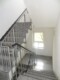 Sonnige Schloßberg-Wohnung mit EBK, Balkon, Lift und TG-Stellplatz... - Treppenhaus