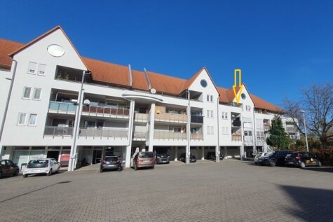 Frühjahrsangebot … sonnige DG-Wohnung mit Balkon, EBK u. TG!, 09212 Limbach-Oberfrohna, Dachgeschosswohnung