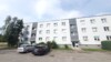 Entspannt umziehen! 1 Kaltmiete geschenkt! Süße zwei Zimmer mit Balkon in Adelsberg! - Vorderansicht Haus